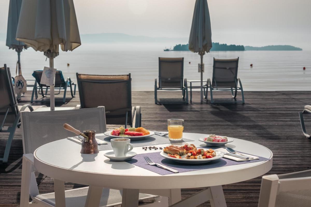 Kontokali Bay Resort & Spa