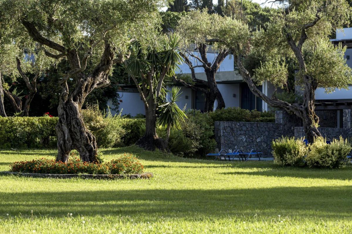 Kontokali Bay Resort & Spa