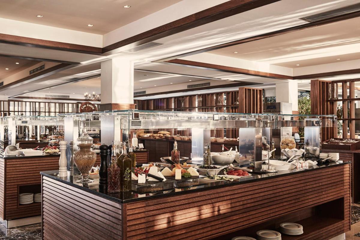 Kontokali Bay Resort & Spa