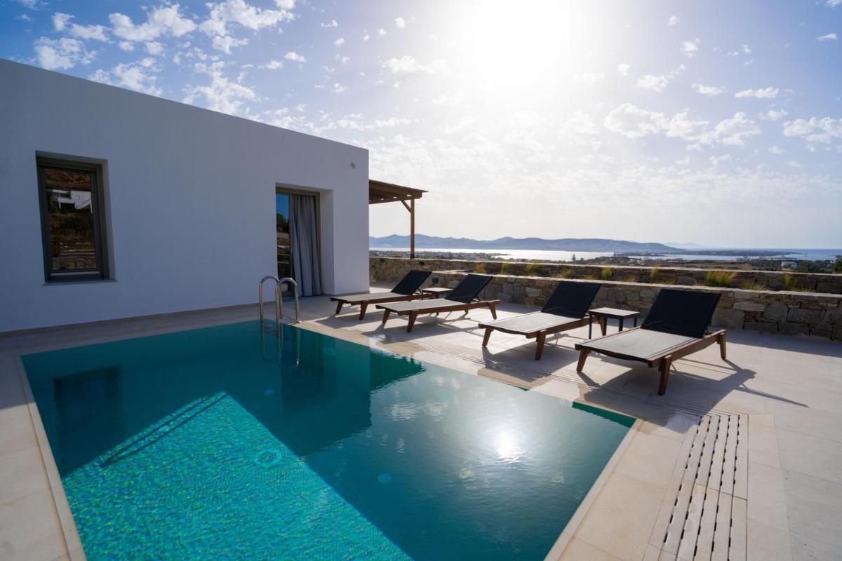 Kouros Blanc Resort & Suites