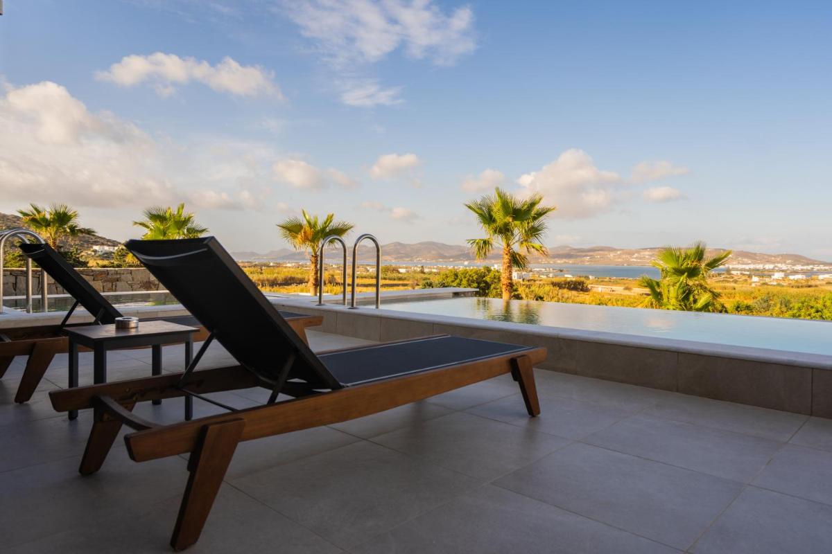 Kouros Blanc Resort & Suites