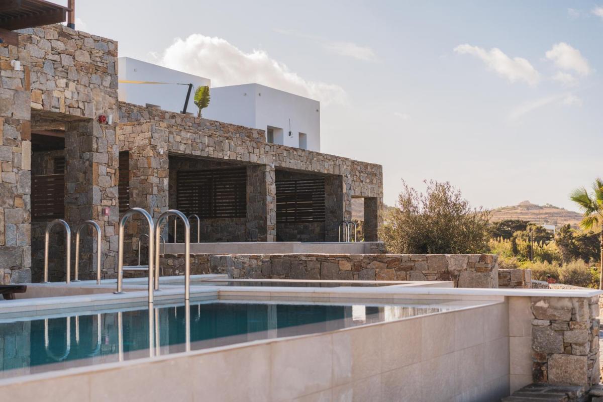 Kouros Blanc Resort & Suites