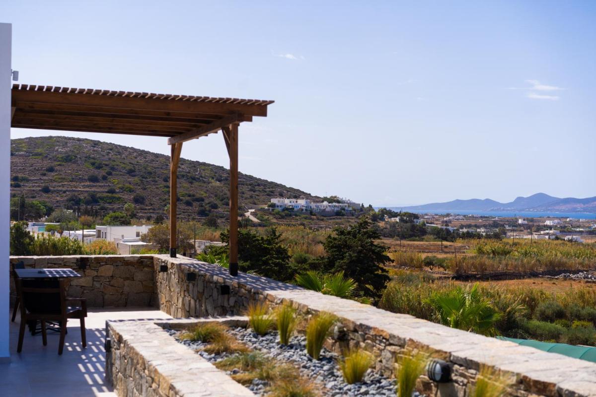 Kouros Blanc Resort & Suites