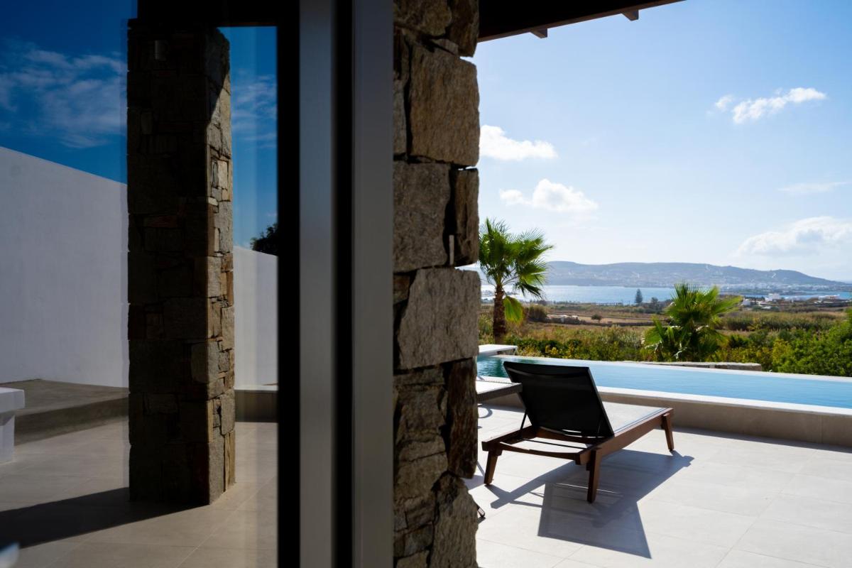 Kouros Blanc Resort & Suites