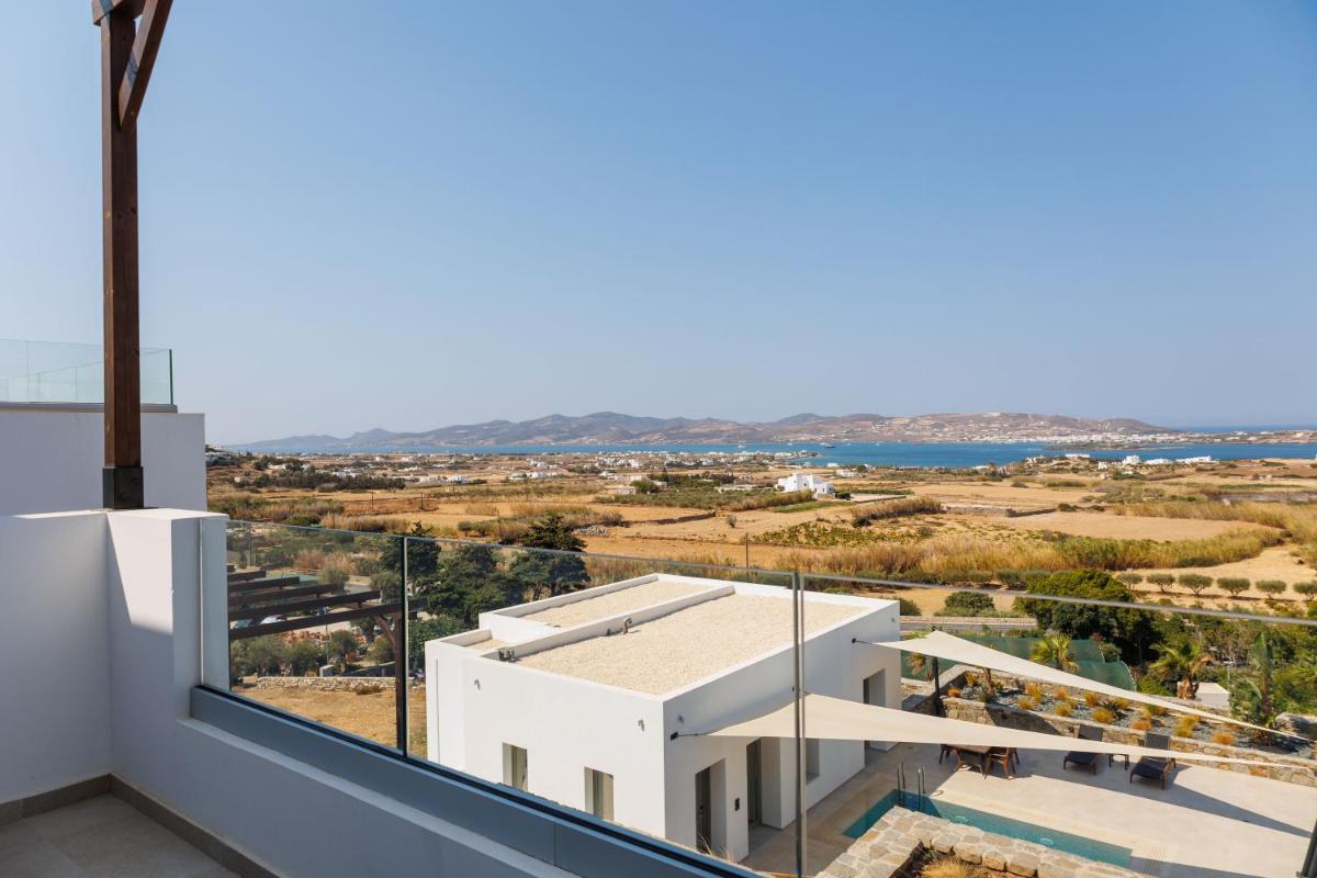 Kouros Blanc Resort & Suites