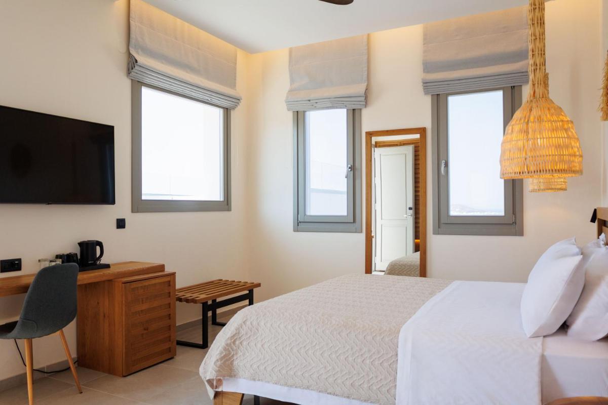 Kouros Blanc Resort & Suites