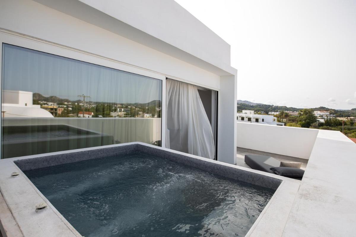 Kouros Exclusive Suites - Adults Only