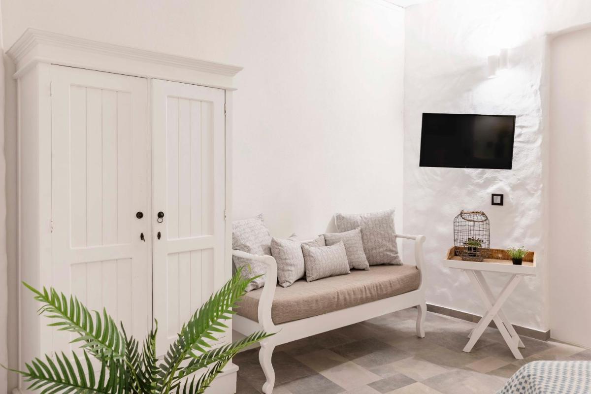 Kouros Exclusive Suites - Adults Only