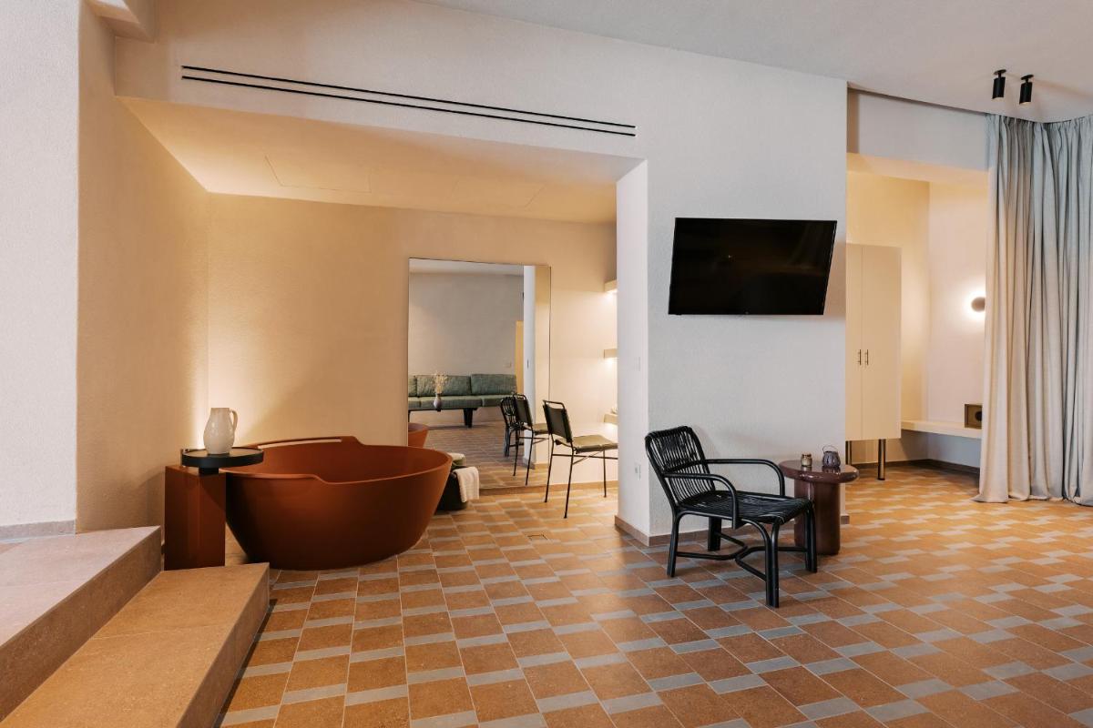 Kouros Exclusive Suites - Adults Only