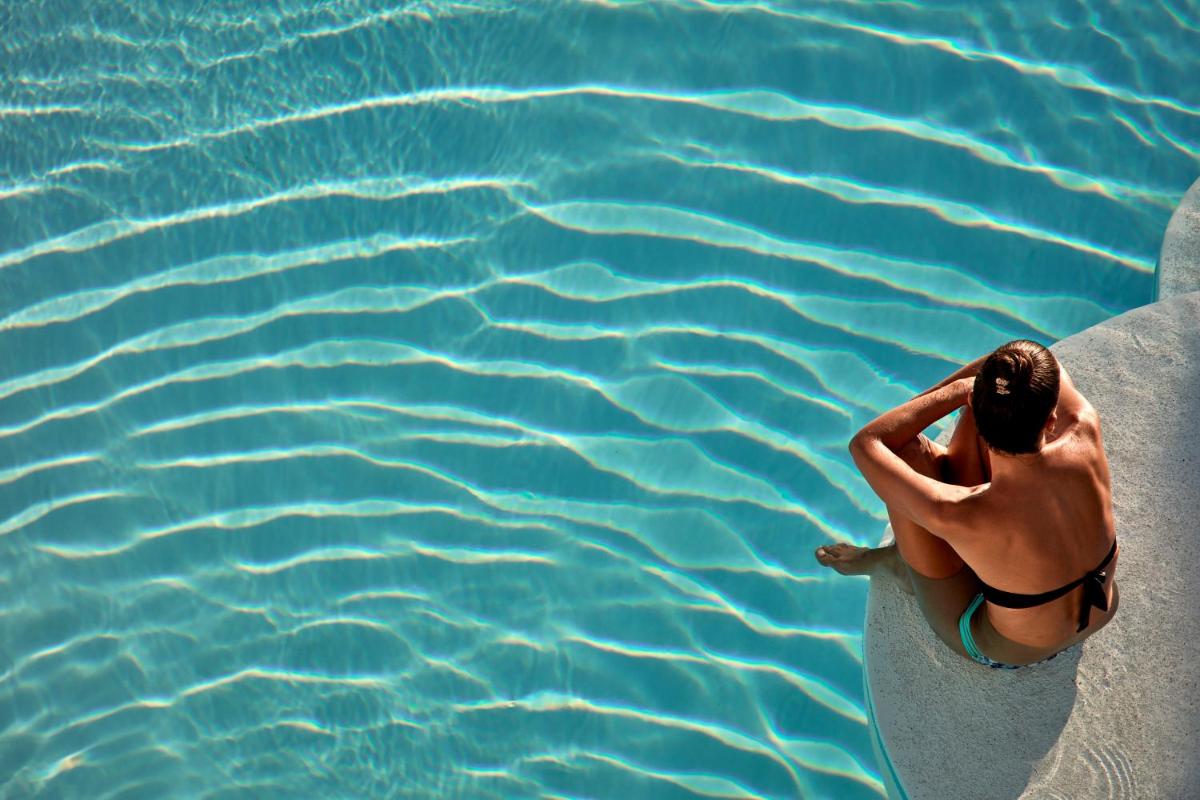 Kouros Hotel & Suites