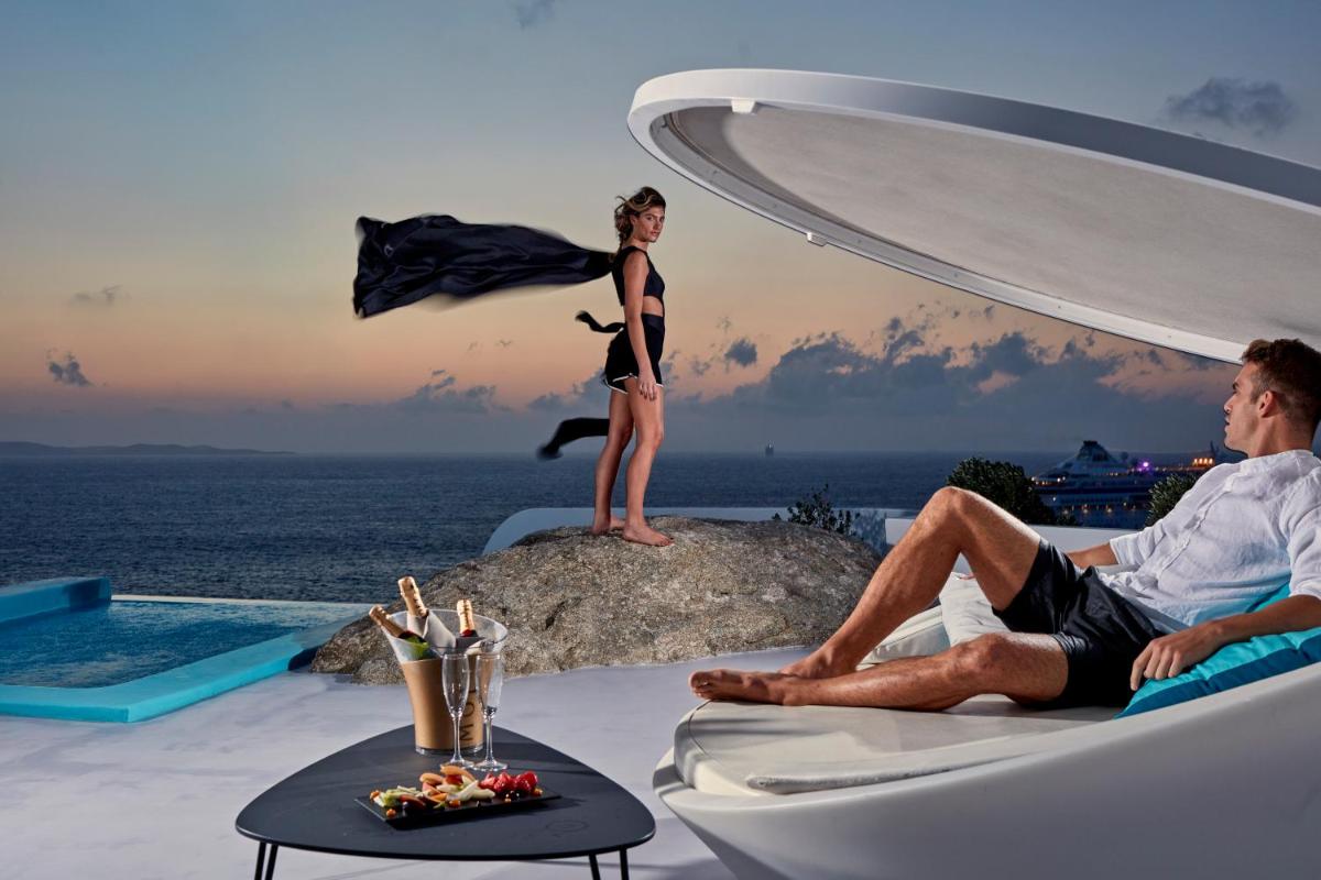 Kouros Hotel & Suites