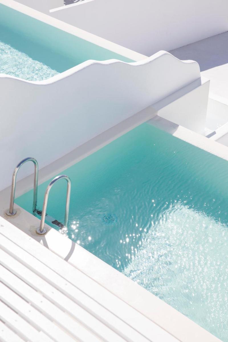 Kouros Hotel & Suites