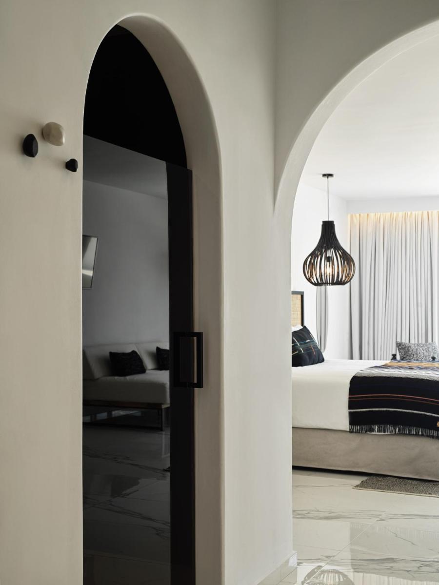 Kouros Hotel & Suites