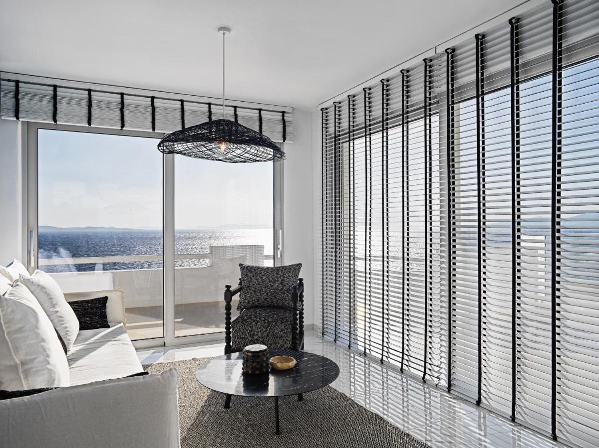 Kouros Hotel & Suites