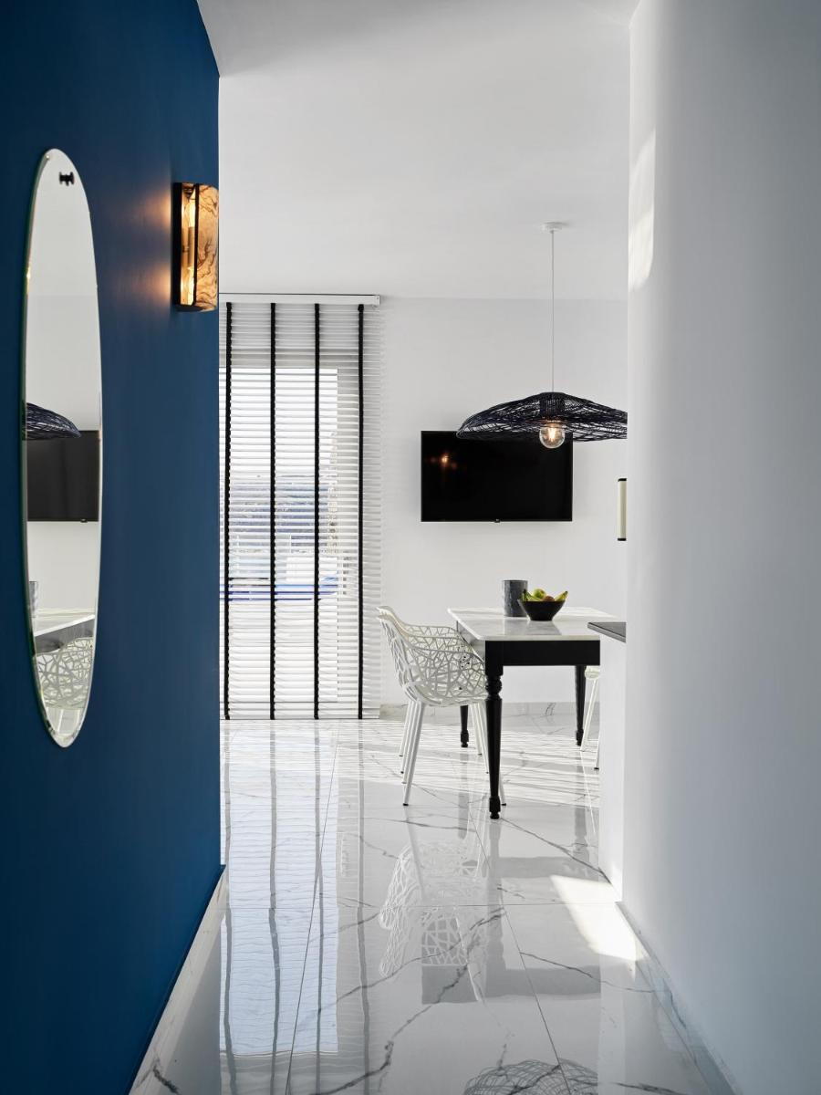 Kouros Hotel & Suites