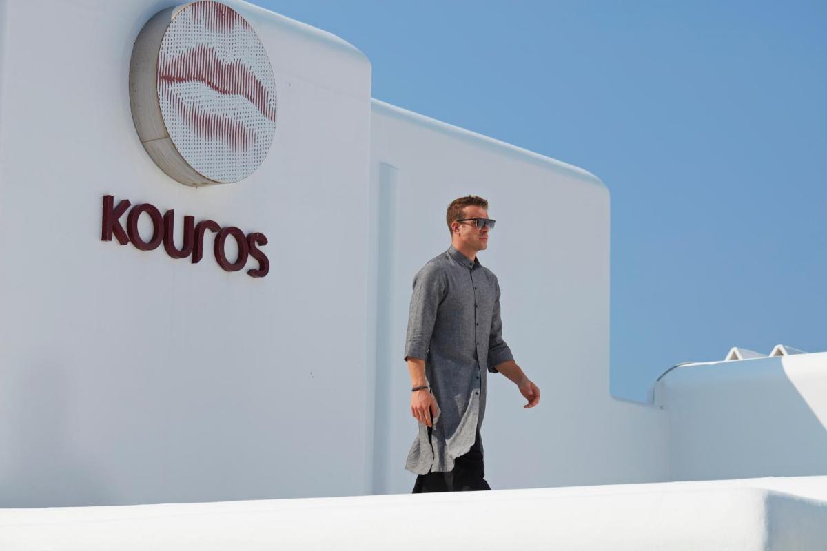 Kouros Hotel & Suites