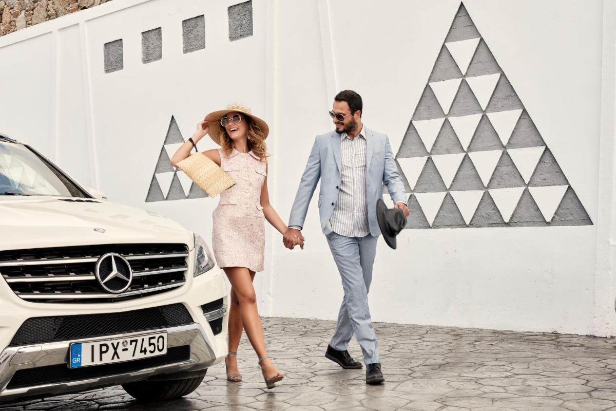 Kouros Hotel & Suites