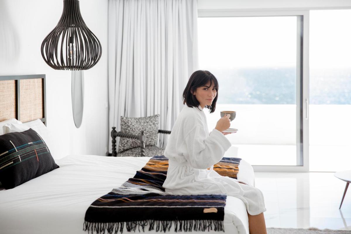 Kouros Hotel & Suites