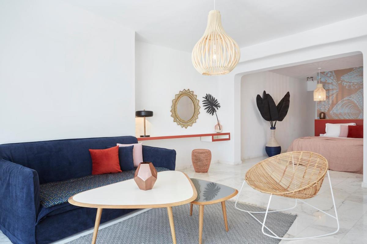 Kouros Hotel & Suites