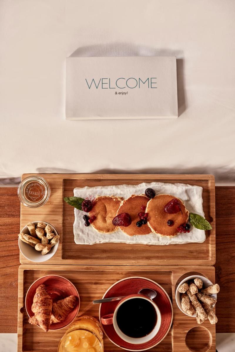 Kouros Hotel & Suites