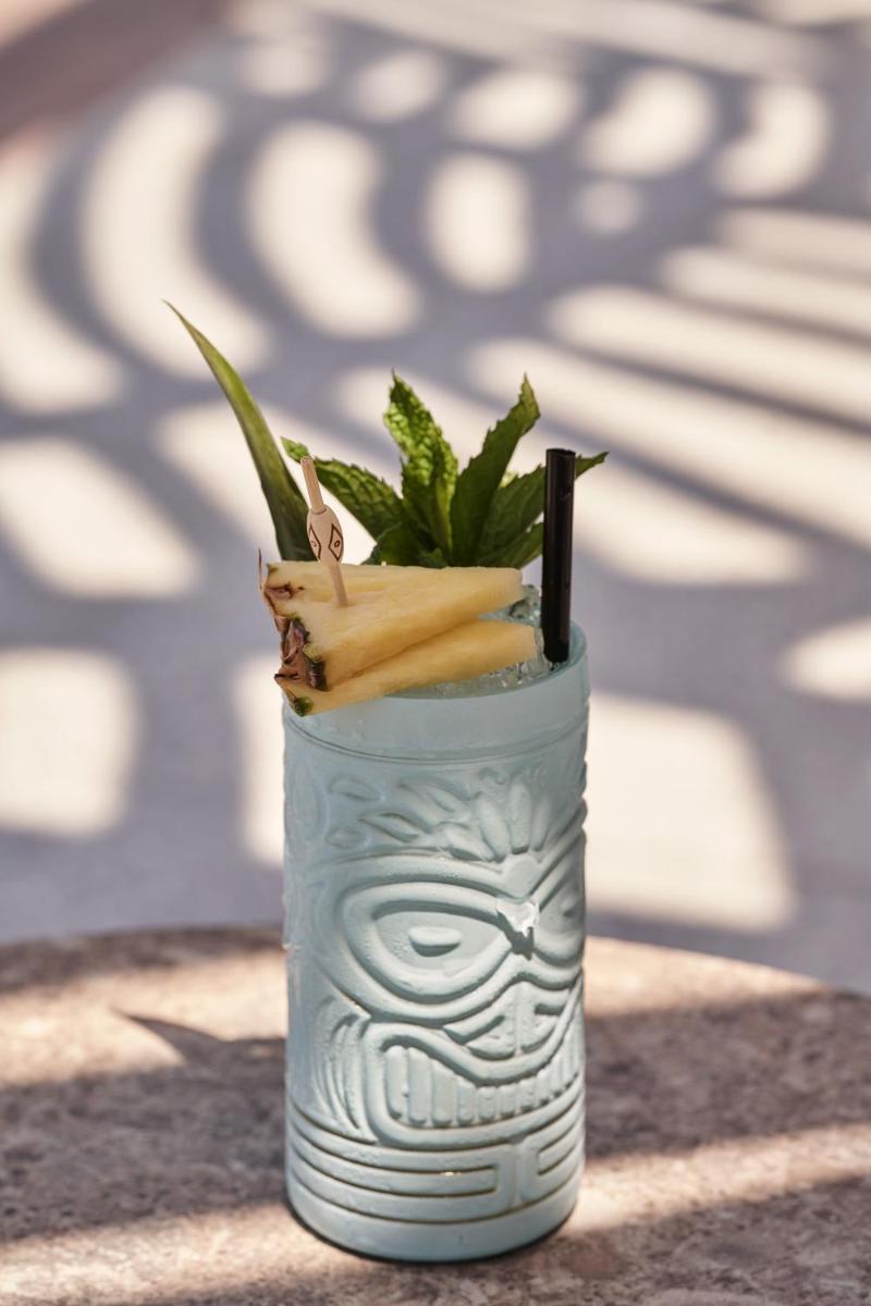 Kouros Hotel & Suites