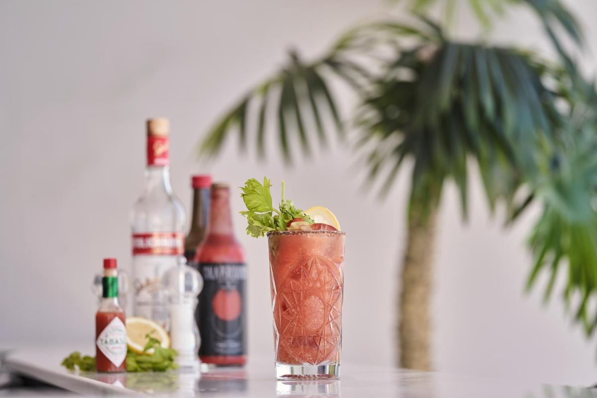 Kouros Hotel & Suites