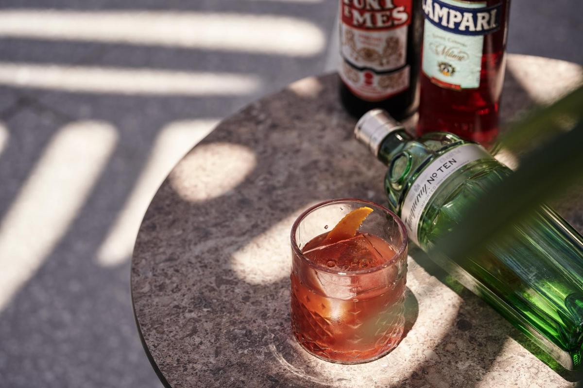 Kouros Hotel & Suites