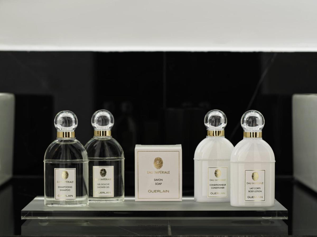 Kouros Hotel & Suites