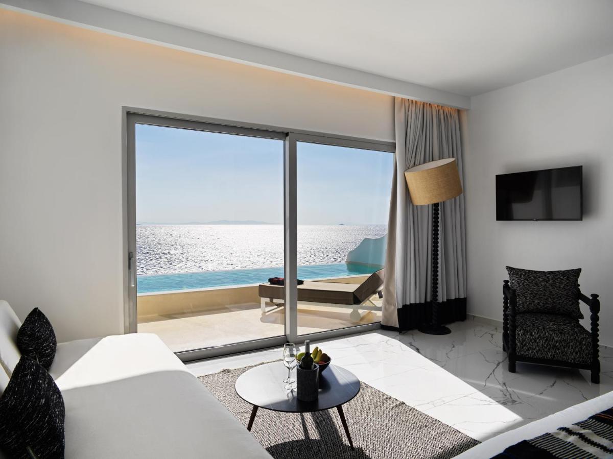 Kouros Hotel & Suites