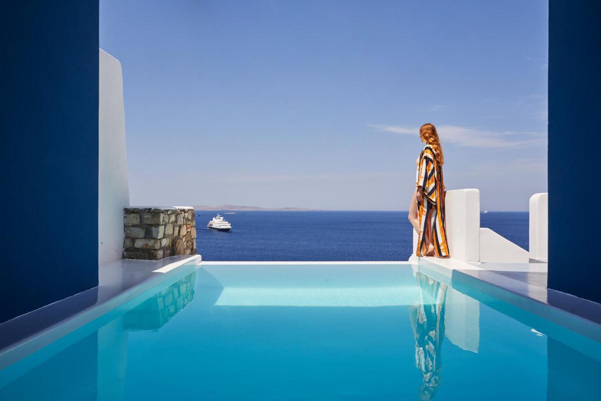 Kouros Hotel & Suites
