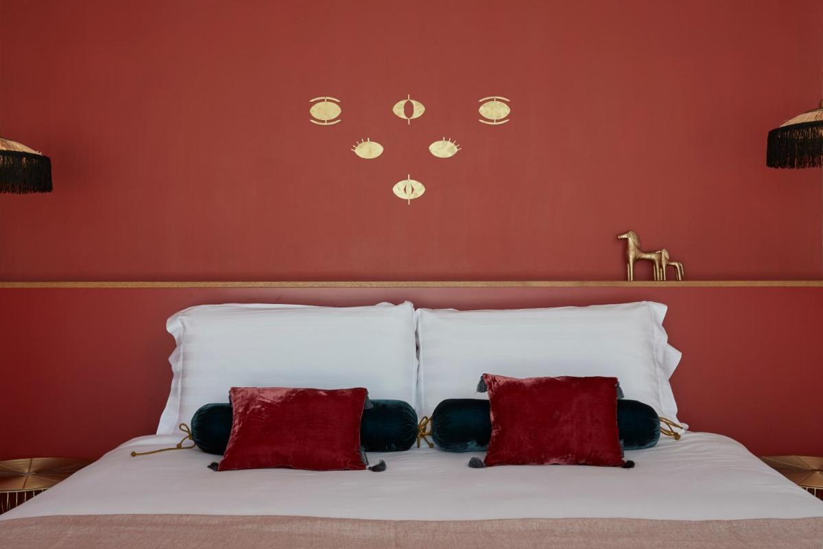 Kouros Hotel & Suites
