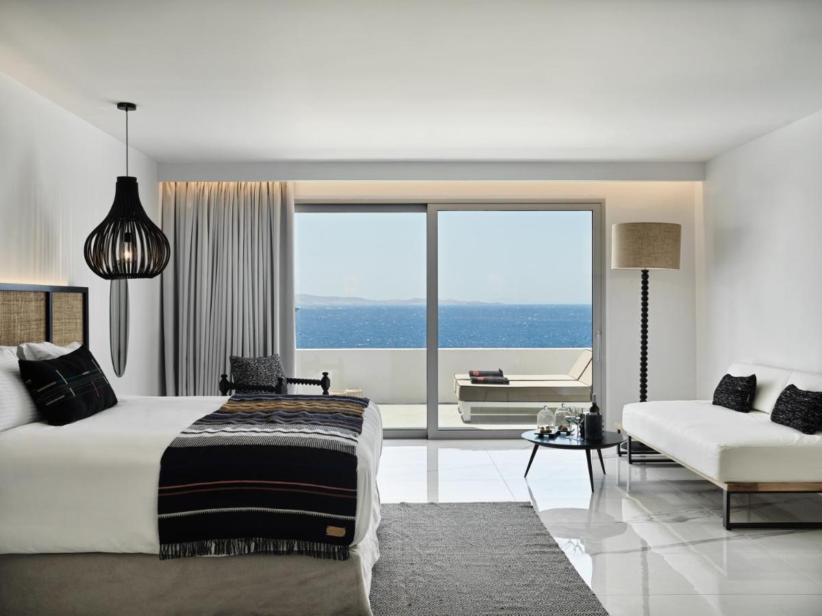 Kouros Hotel & Suites