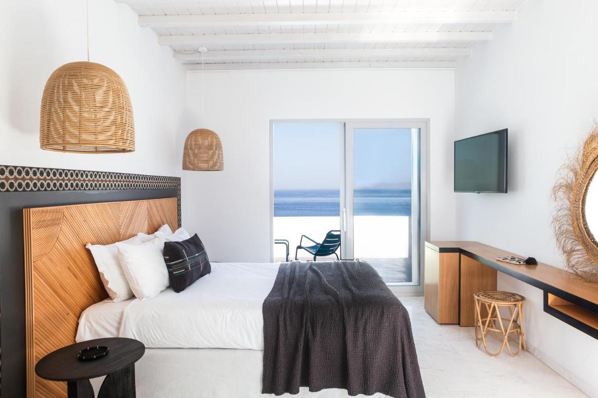 Kouros Hotel & Suites