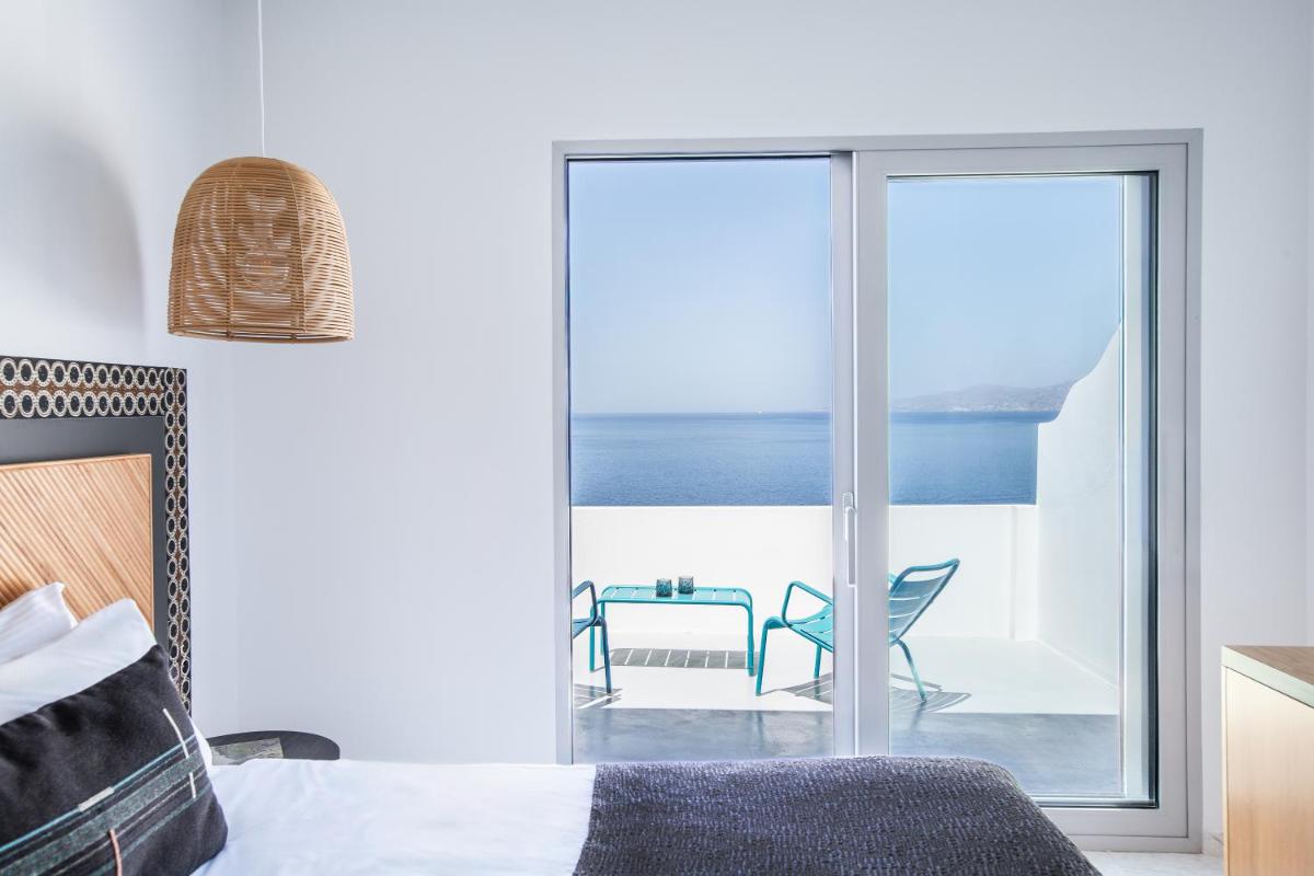 Kouros Hotel & Suites