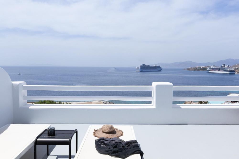 Kouros Hotel & Suites