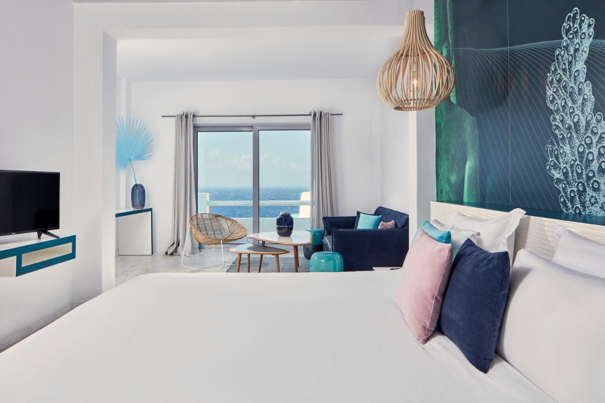 Kouros Hotel & Suites