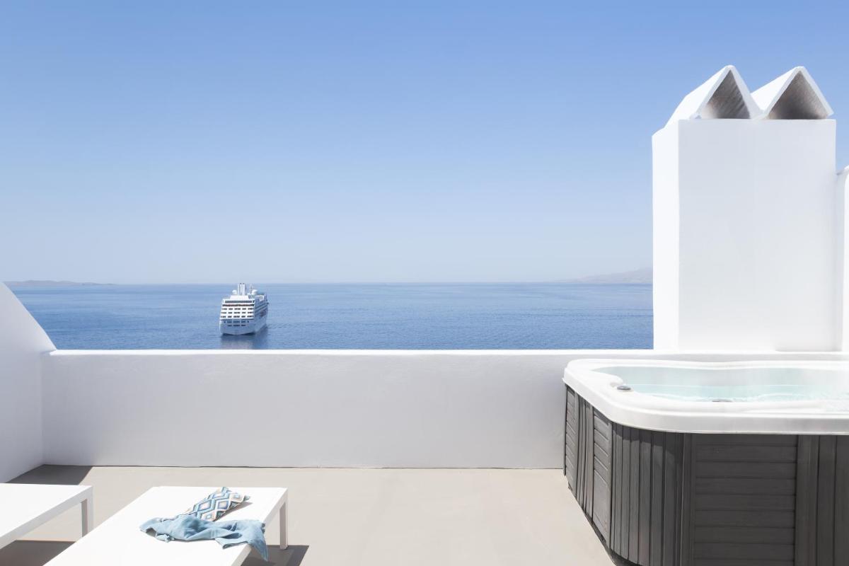 Kouros Hotel & Suites