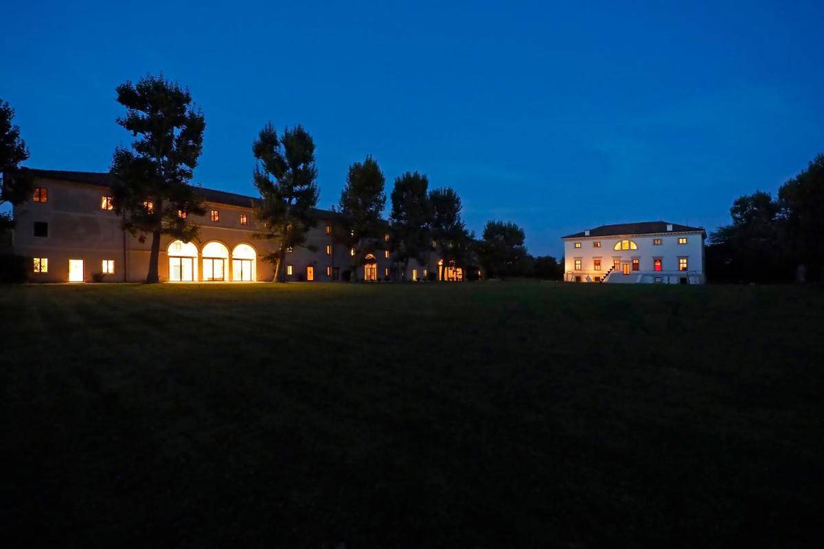 La Barchessa di Villa Pisani