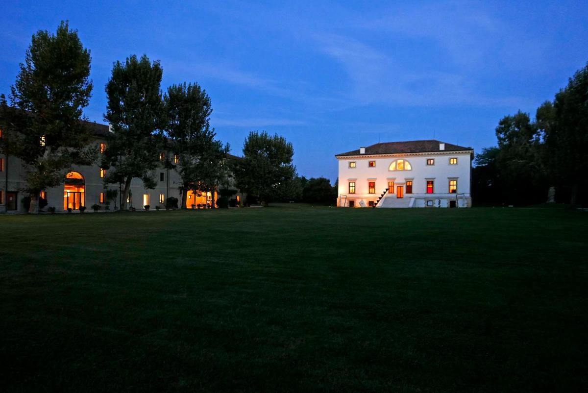 La Barchessa di Villa Pisani