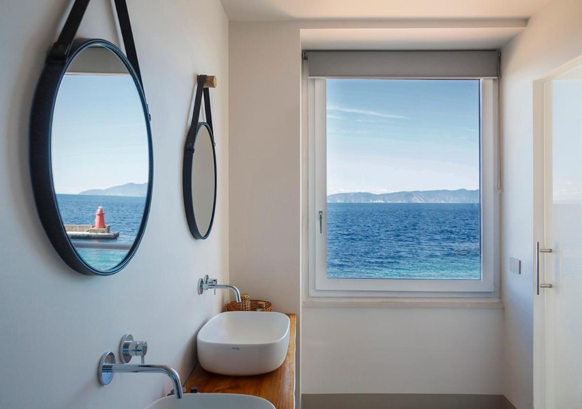 LA GUARDIA Hotel