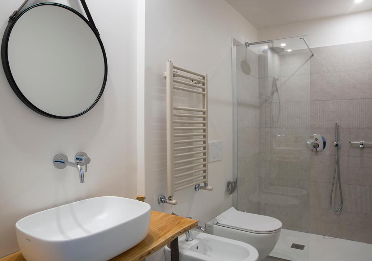 LA GUARDIA Hotel