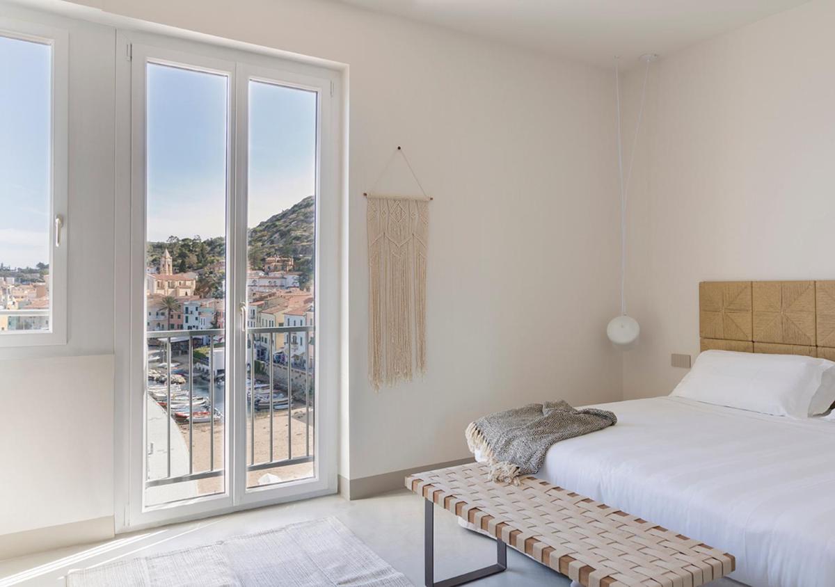 LA GUARDIA Hotel