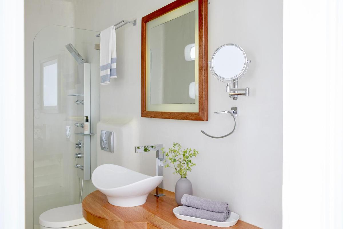 La Perla Villas and Suites - Adults Only