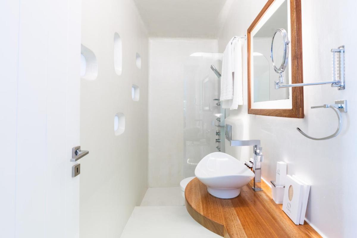 La Perla Villas and Suites - Adults Only