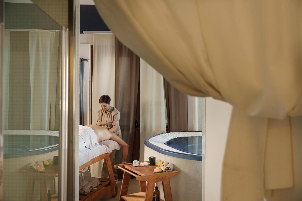 La Plage Resort