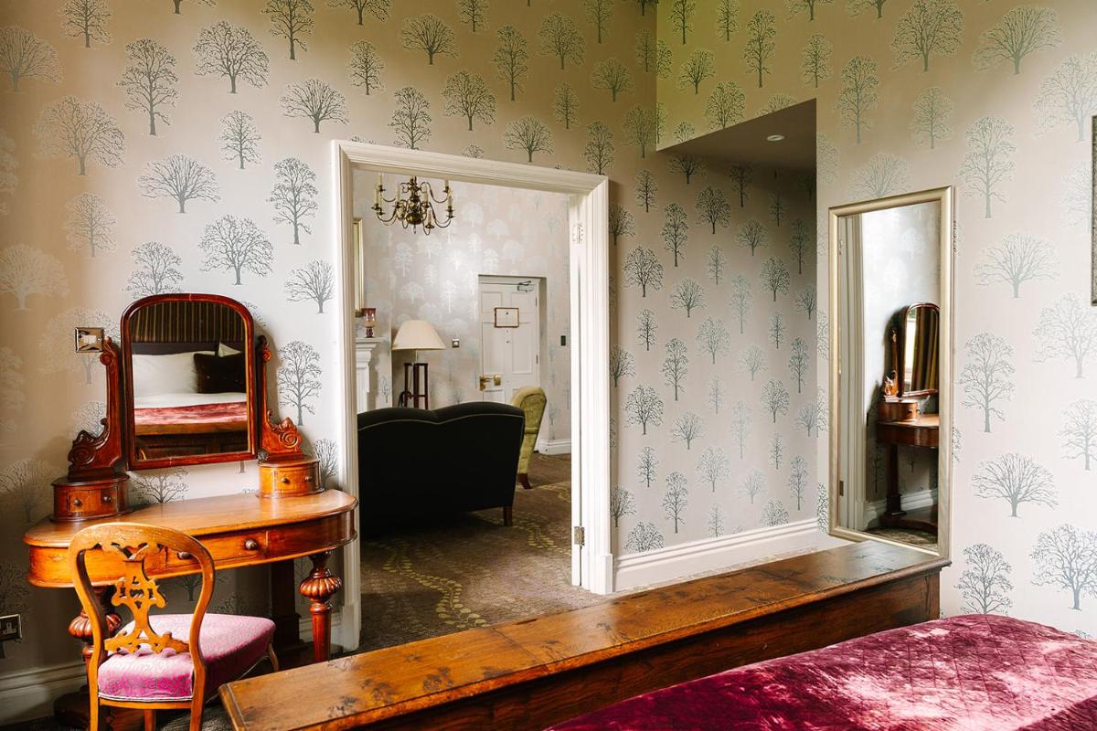 Lainston House