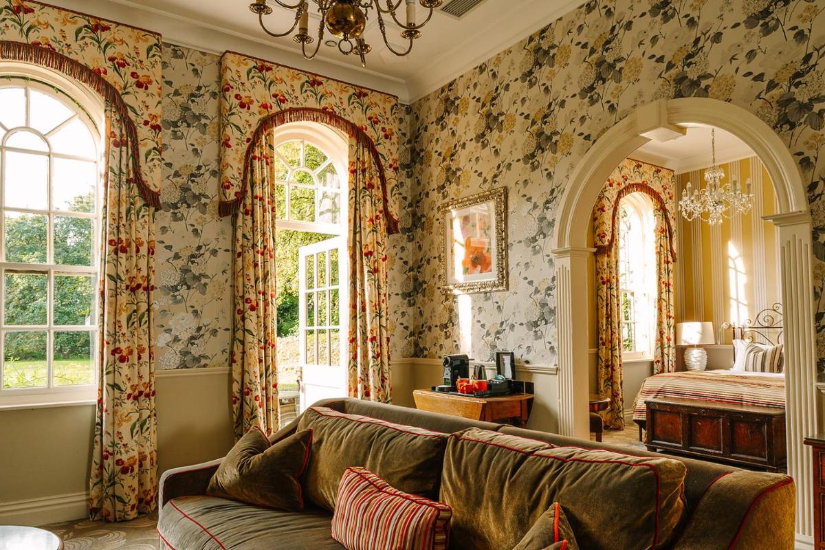 Lainston House