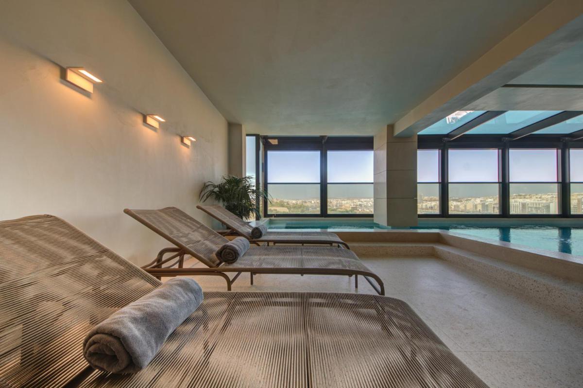 Land's End, Boutique Hotel