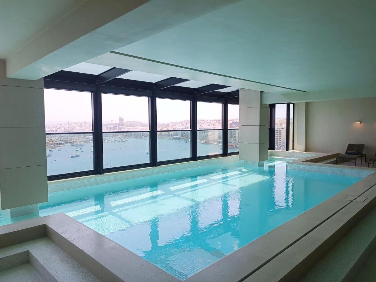 Land's End, Boutique Hotel