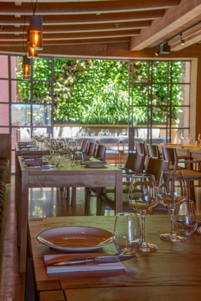 Land's End, Boutique Hotel